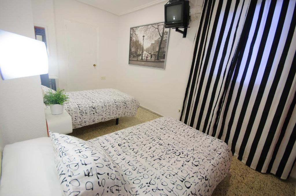 Hostal On Dormire Βαλένθια Δωμάτιο φωτογραφία